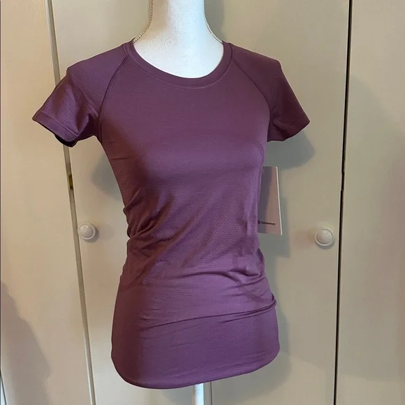 lululemon Swiftly Tech Short-Sleeve Shirt 2.0 Hip Length - Picture 5 of 11